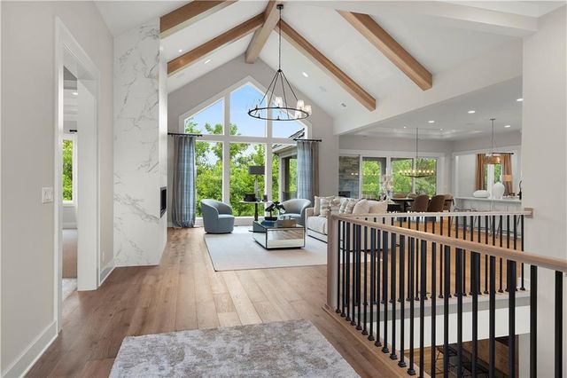 4414 W 136th Street, Leawood, KS 66224