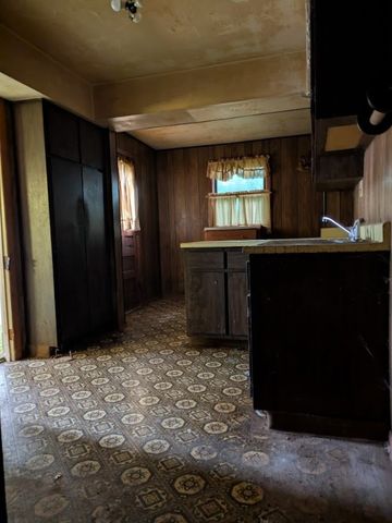 424 N 2nd Street, Jeannette, PA 15644