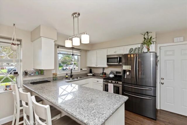 5015 Treehill Place, Riverside, CA 92507