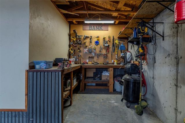 1006 Eagle Court, Livingston, MT 59047