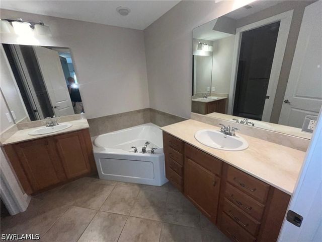 8001 Via Monte Carlo WAY 103, Estero, FL 33928