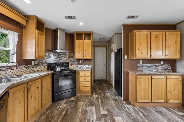 253 N County Line RD C, Elgin, TX 78621