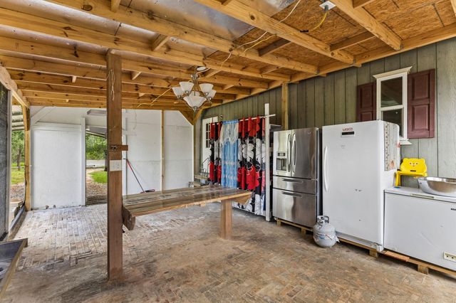 253 N County Line RD C, Elgin, TX 78621