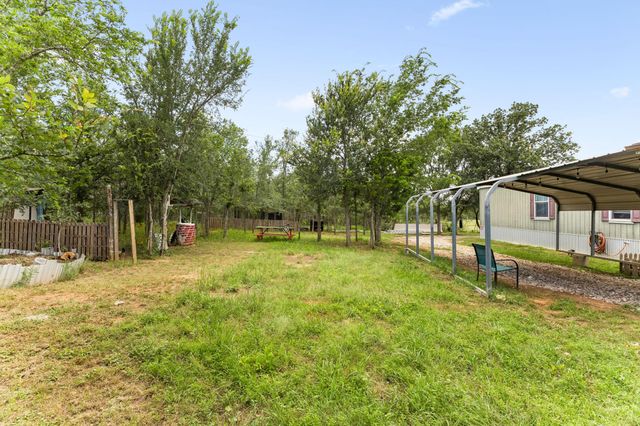 253 N County Line RD C, Elgin, TX 78621