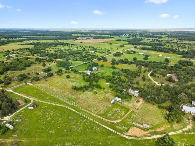 253 N County Line RD C, Elgin, TX 78621