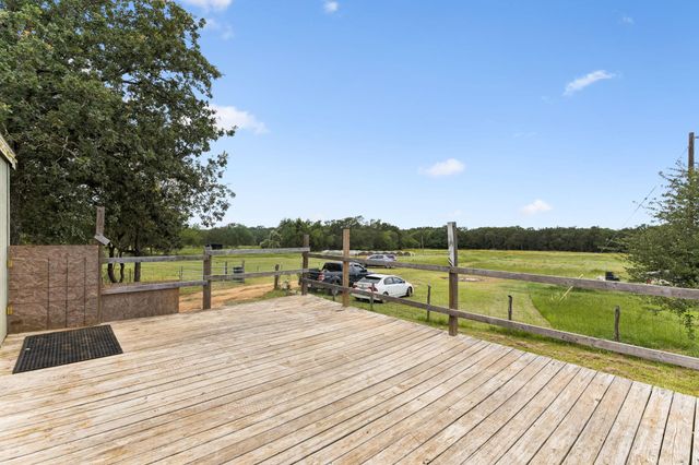 253 N County Line RD C, Elgin, TX 78621
