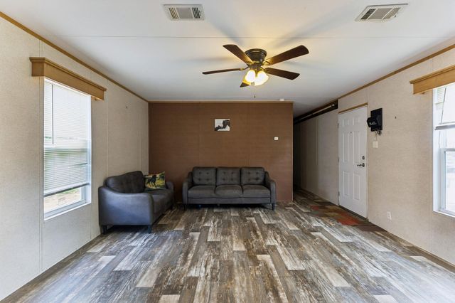 253 N County Line RD C, Elgin, TX 78621