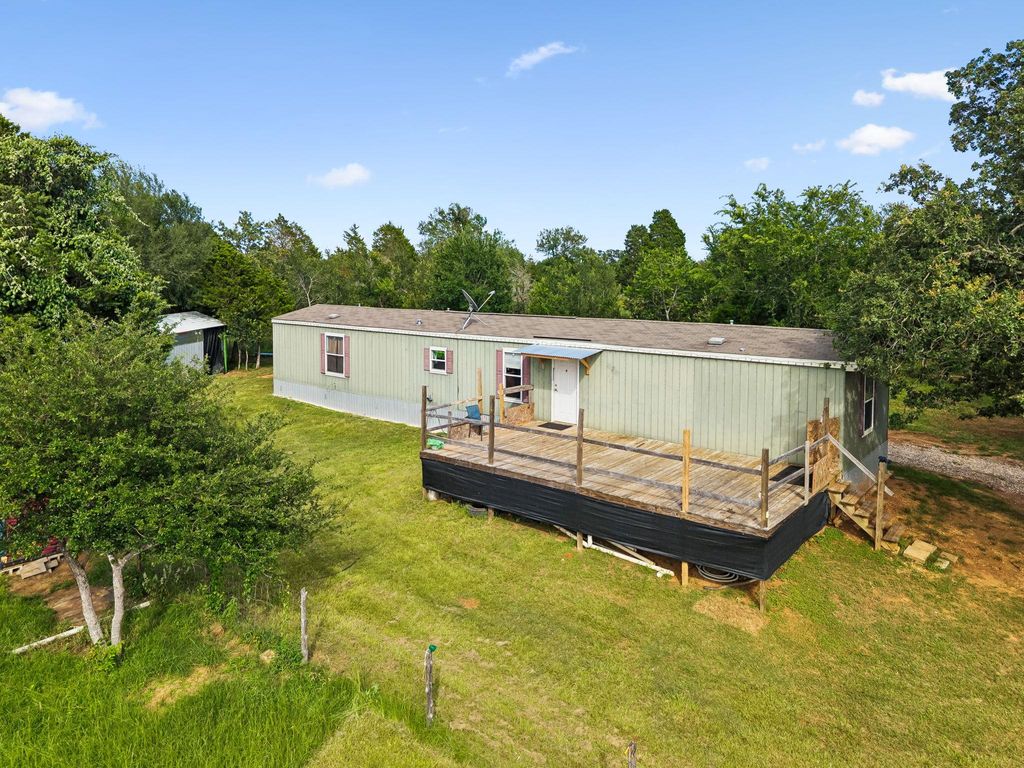 253 N County Line RD C, Elgin, TX 78621