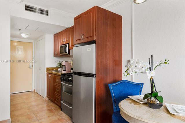 19201 Collins Avenue 641, Sunny Isles Beach, FL 33160