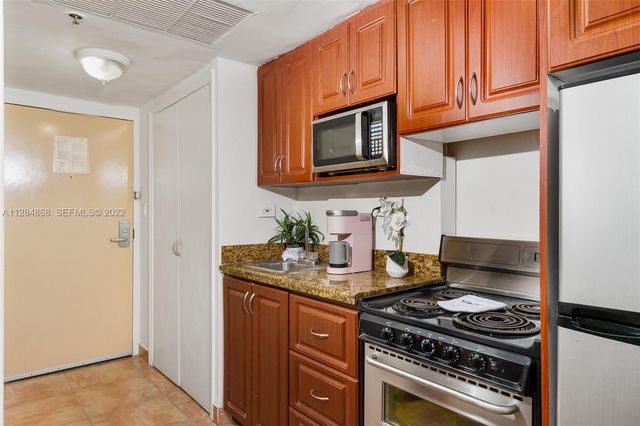19201 Collins Avenue 641, Sunny Isles Beach, FL 33160