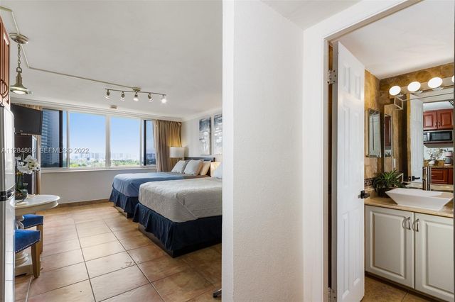 19201 Collins Avenue 641, Sunny Isles Beach, FL 33160