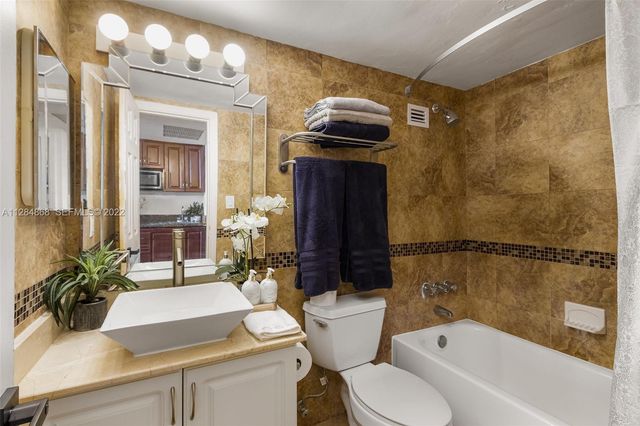 19201 Collins Avenue 641, Sunny Isles Beach, FL 33160