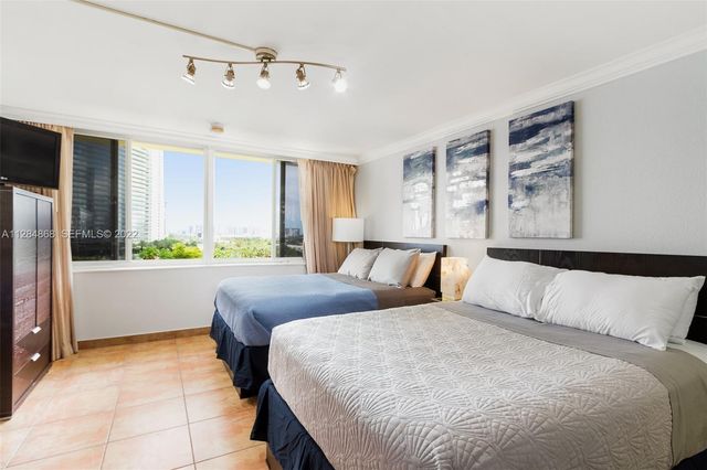 19201 Collins Avenue 641, Sunny Isles Beach, FL 33160