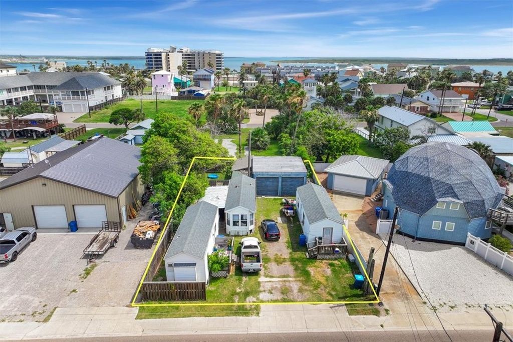 401 E Cotter Ave, Port Aransas, TX 78373 — exterior