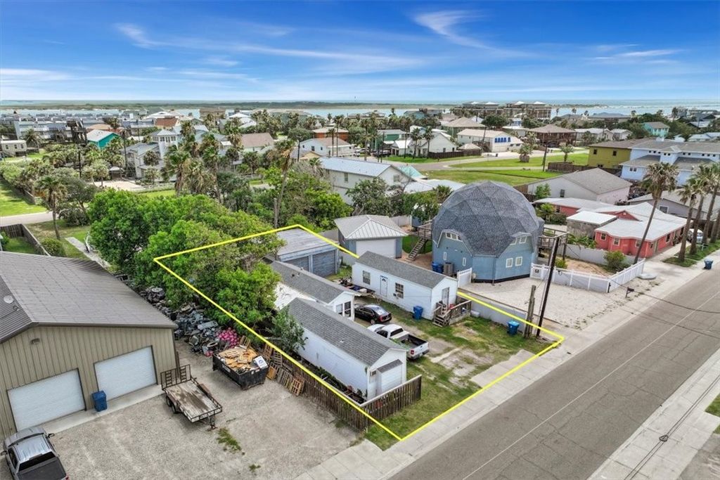 401 E Cotter Ave, Port Aransas, TX 78373 — photo 2