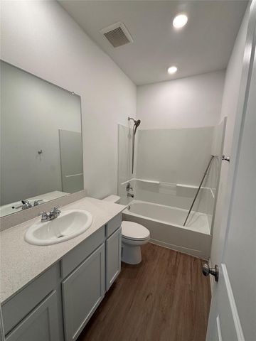 1739 Sahara Drive, Crosby, TX 77532