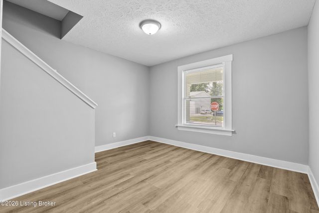 212 Harlan Ave, Louisville, KY 40214