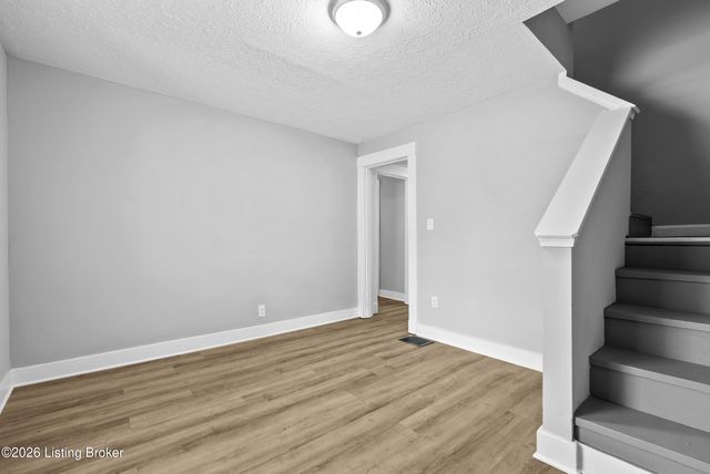 212 Harlan Ave, Louisville, KY 40214