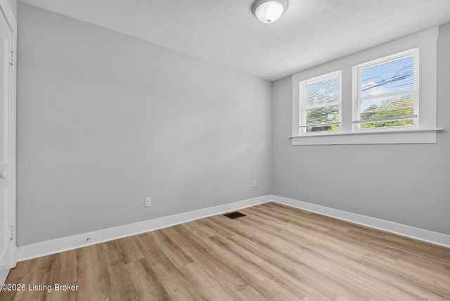 212 Harlan Ave, Louisville, KY 40214