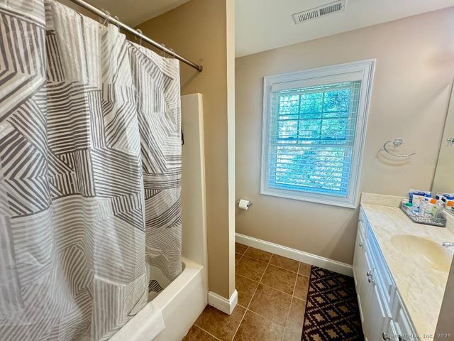598 Nichols Avenue, Stratford, CT 06614