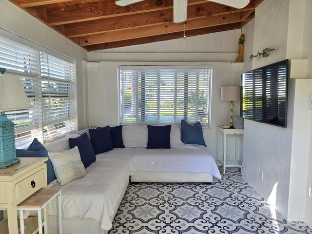 902 E Boca Raton Road, Boca Raton, FL 33432