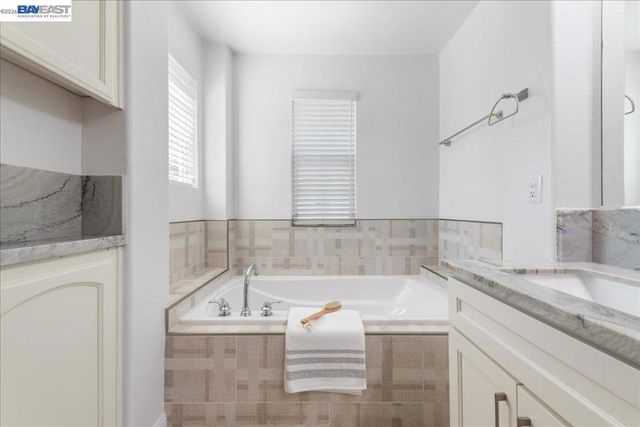 5102 Kino Ct, Dublin, CA 94568