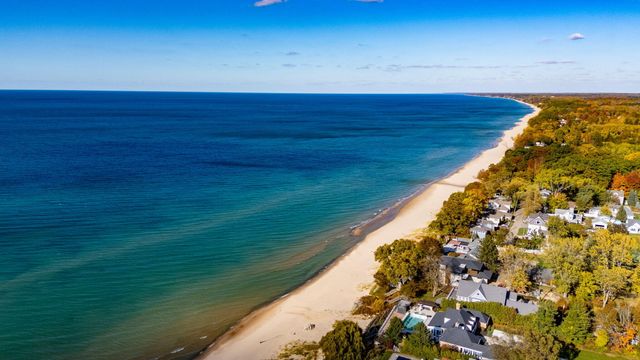 7409 Mitchell Court, South Haven, MI 49090