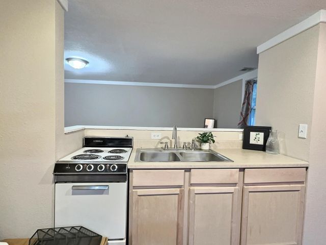 506 W South Street, Nevada, MO 64772