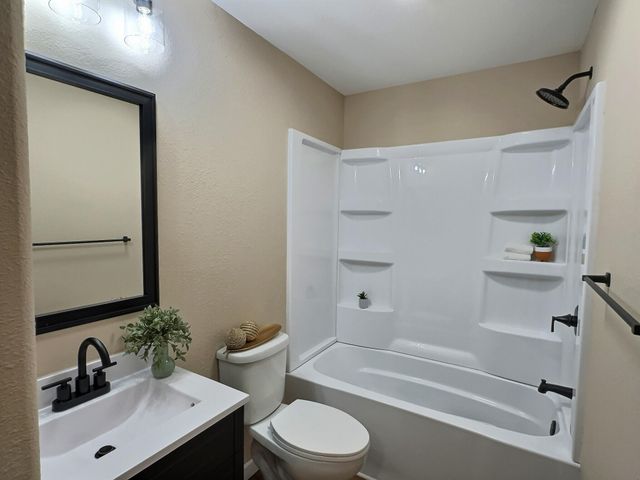 506 W South Street, Nevada, MO 64772