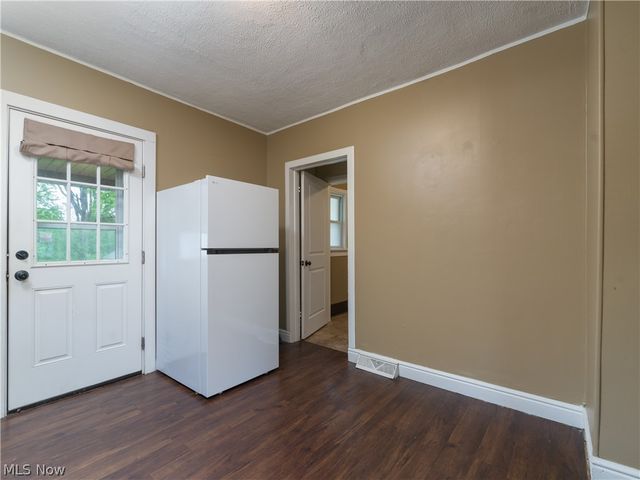 557 Washington Avenue, Barberton, OH 44203