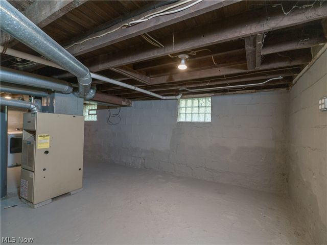 557 Washington Avenue, Barberton, OH 44203