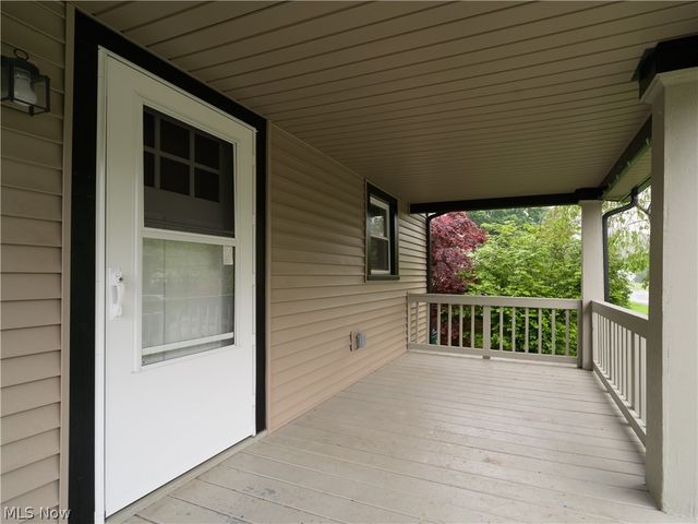 557 Washington Avenue, Barberton, OH 44203