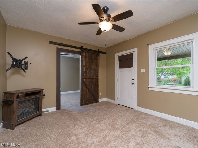 557 Washington Avenue, Barberton, OH 44203