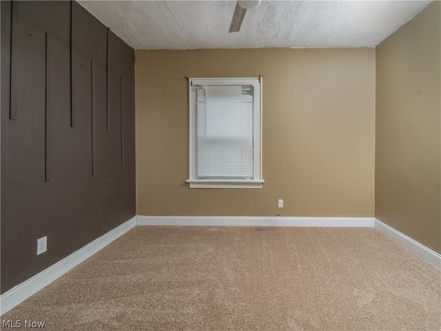 557 Washington Avenue, Barberton, OH 44203