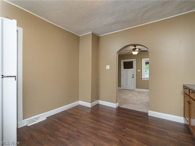 557 Washington Avenue, Barberton, OH 44203