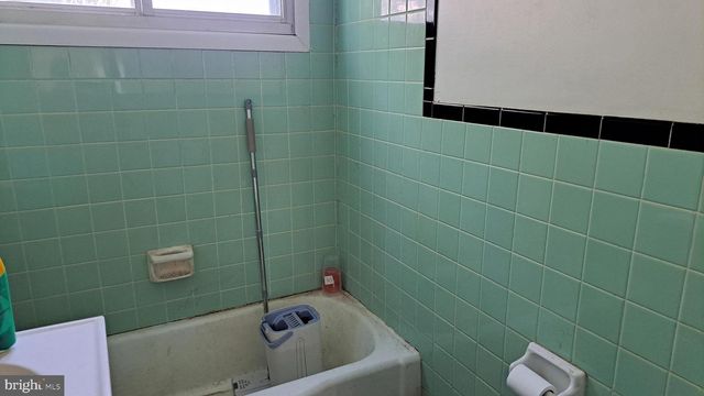 1214 HALL AVE, Abington, PA 19001