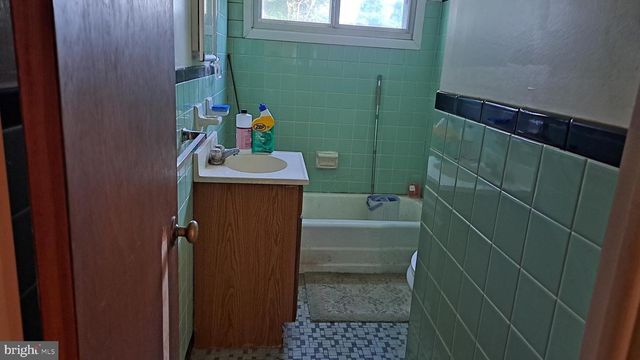 1214 HALL AVE, Abington, PA 19001
