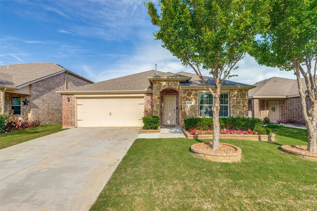 2118 Meadow Park Drive, Princeton, TX 75407