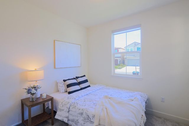 5718 Harveston Way, Sacramento, CA 95835