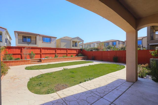 5718 Harveston Way, Sacramento, CA 95835