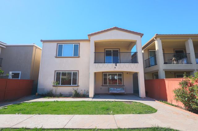 5718 Harveston Way, Sacramento, CA 95835