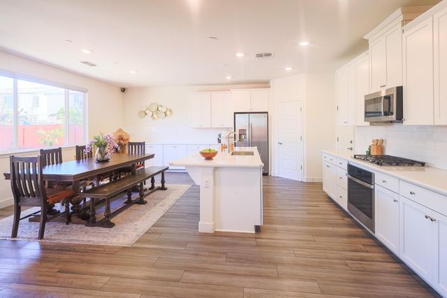 5718 Harveston Way, Sacramento, CA 95835