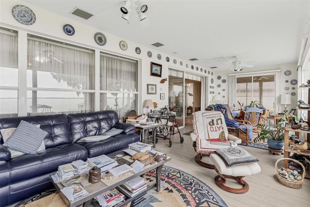 6274 SAILBOAT AVENUE, Tavares, FL 32778