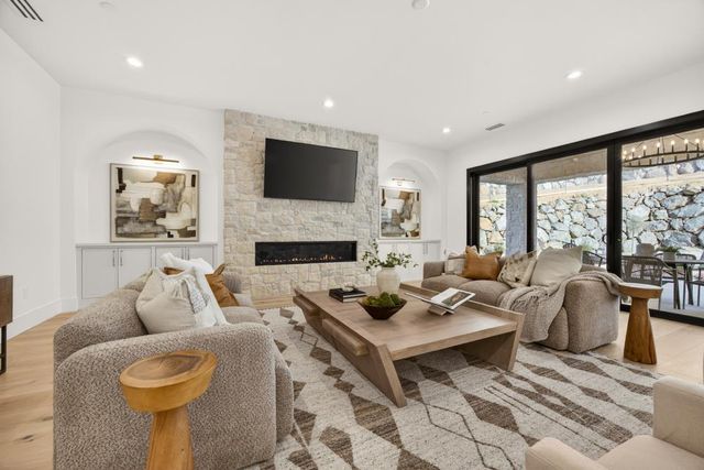 3225 Rustic Woods Ct, Loomis, CA 95650