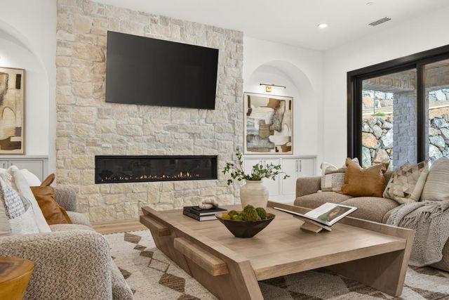 3225 Rustic Woods Ct, Loomis, CA 95650