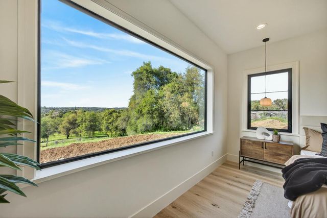 3225 Rustic Woods Ct, Loomis, CA 95650