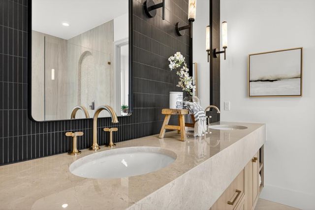 3225 Rustic Woods Ct, Loomis, CA 95650