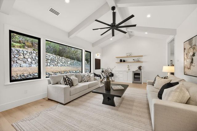 3225 Rustic Woods Ct, Loomis, CA 95650