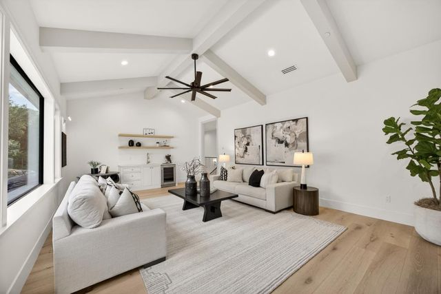 3225 Rustic Woods Ct, Loomis, CA 95650