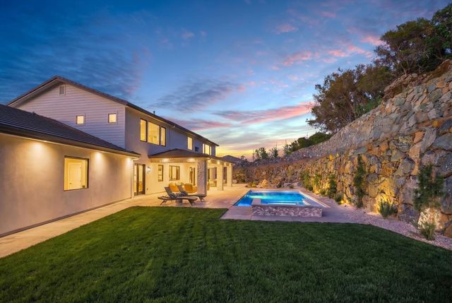 3225 Rustic Woods Ct, Loomis, CA 95650